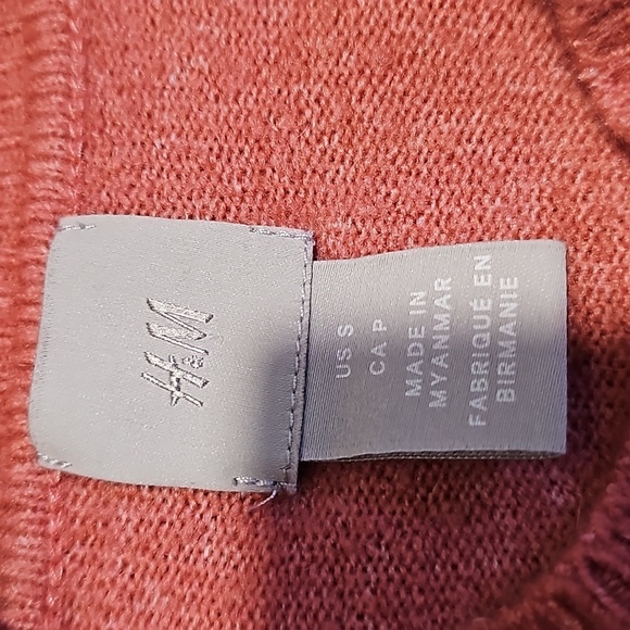H&M small salmon pink sweater - Picture 6 of 8